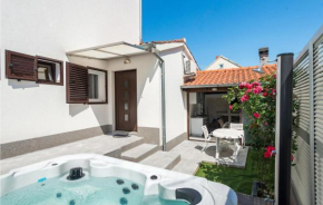 Beautiful apartment in Sukosan with Jacuzzi, WiFi and 1 Bedrooms